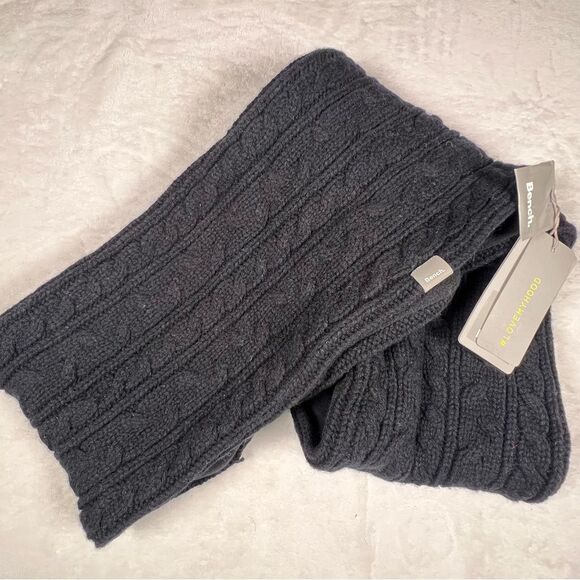 Fleece lined lambswool infinity scarf ❄️ NWT ❄️ cableknit design - Picture 1 of 7